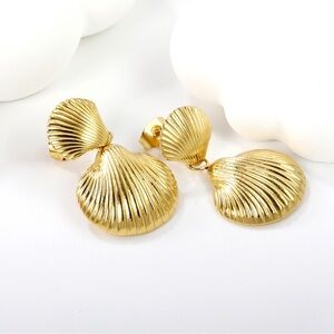 Elegant 18 K Gold Plated Stainless Steel Shell  Earrings